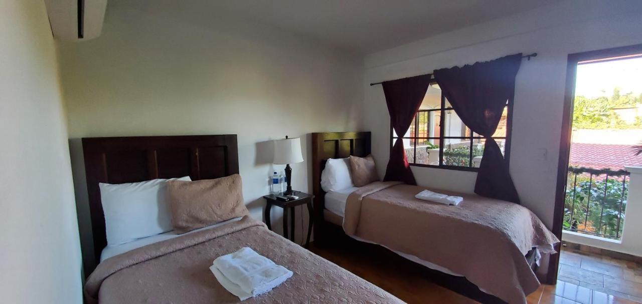 Hotel & Restaurant Fleur De Lis Concepción de Ataco Εξωτερικό φωτογραφία